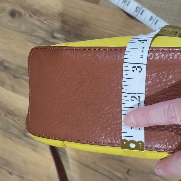 ISSAC MIZRAHI Cream Yellow Brown Color Block Leather Shoulder Bag - Picture 16 of 16